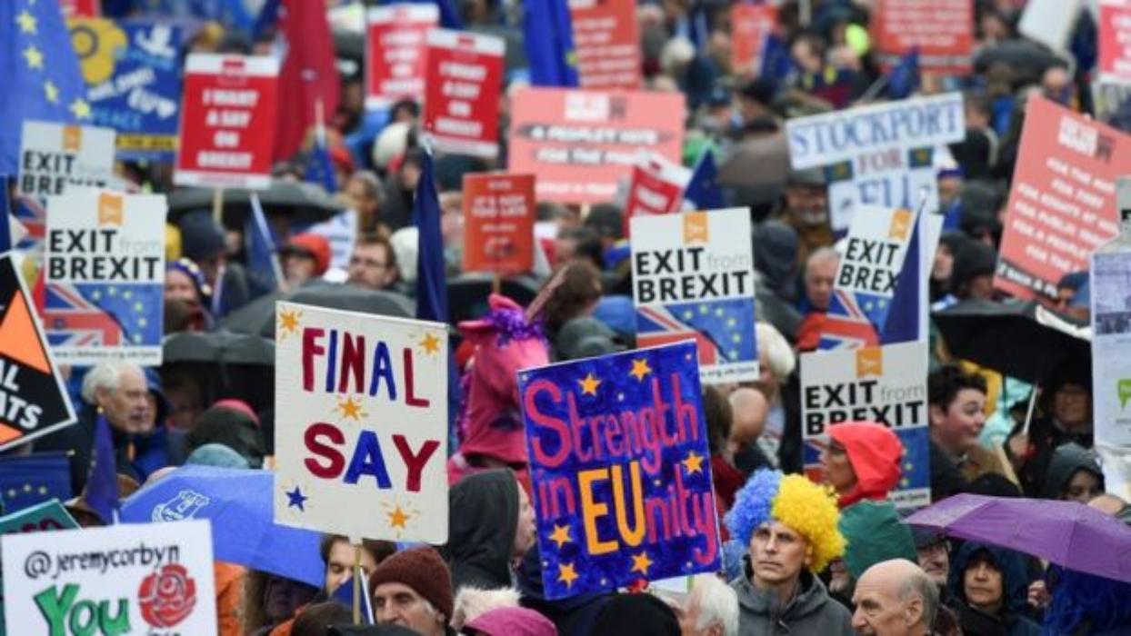 Լոնդոնում ցույցեր են՝ Brexit-ի հանրաքվեի պահանջով