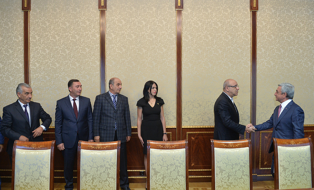 Սերժ Սարգսյանն ընդունել է Գուրգեն Արսենյանին և նրա կուսակիցներին
