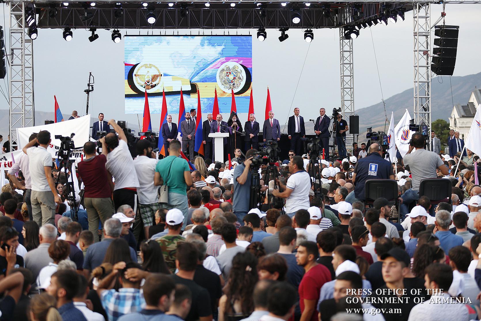 At Stepanakert Rally: Pashinyan Declares “National Agenda”