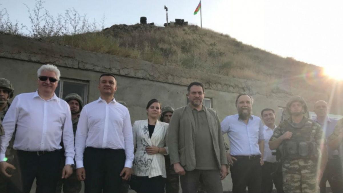 Կրեմլամերձ գործիչներն այցելել են Լելե Թեփեի ադրբեջանական դիրքեր