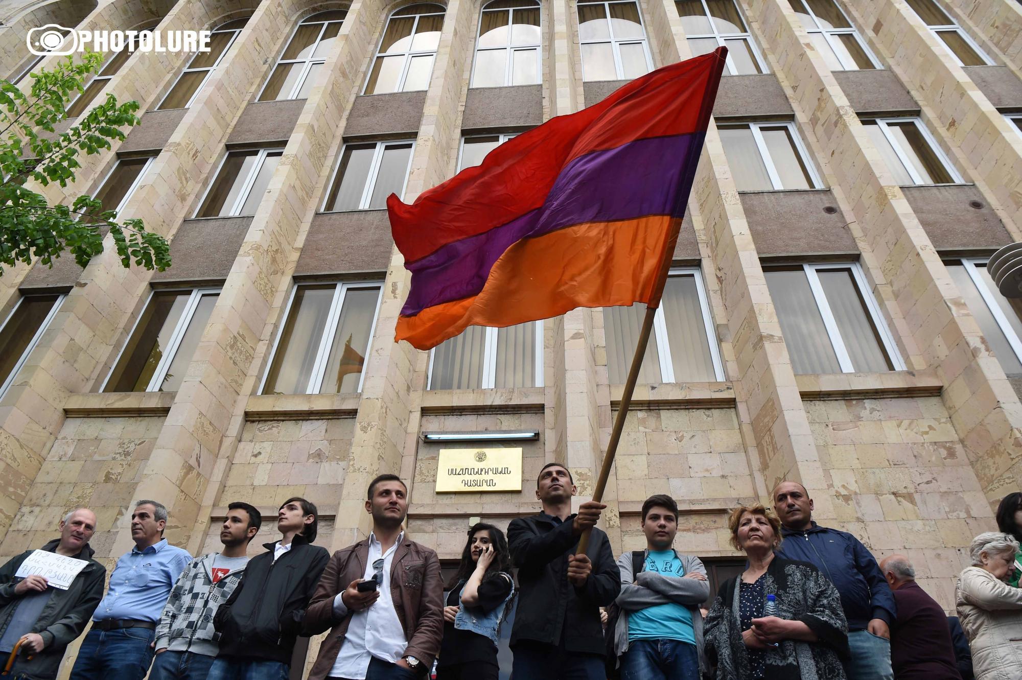 Armenia to Amend Constitution Once Again, But Keep Parliamentary System