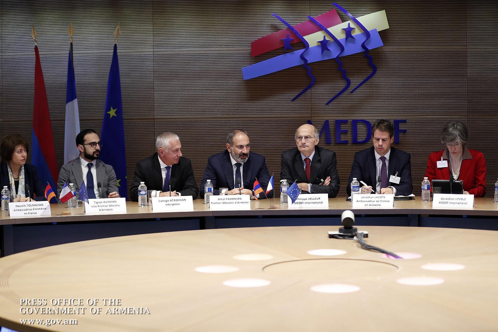 Pachinian au MEDEF: “L’Arménie se prépare à un envol”