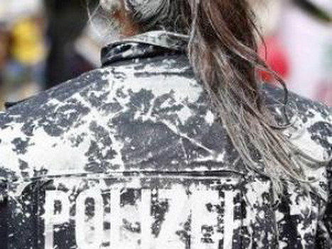 Գերմանիայում ցուցարարները ոստիկաններին ներկել են