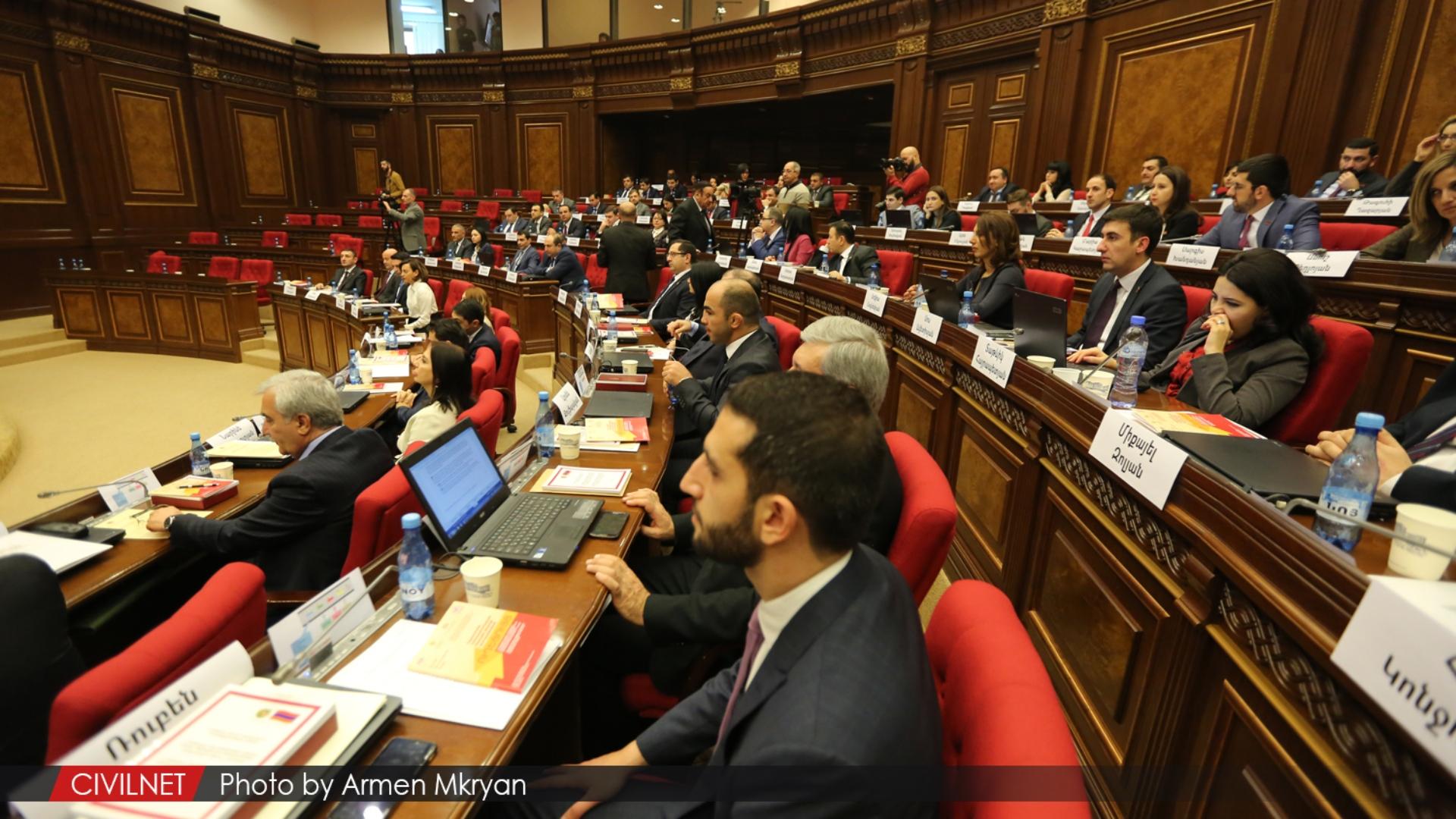 Deputies of Armenia’s New Parliament Take Their Oaths