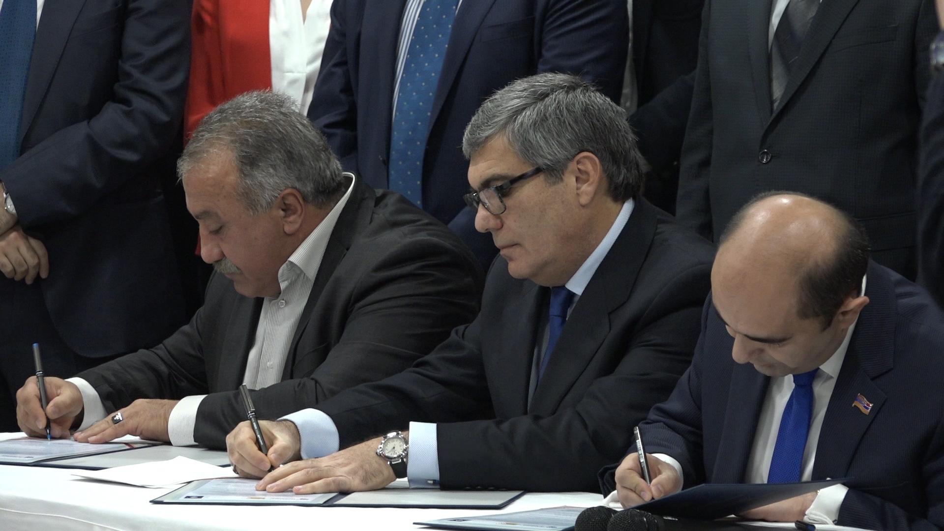 Քաղաքացիական պայմանագիրը, Լուսավոր Հայաստանը և Հանրապետությունը միասին կգնան 2017