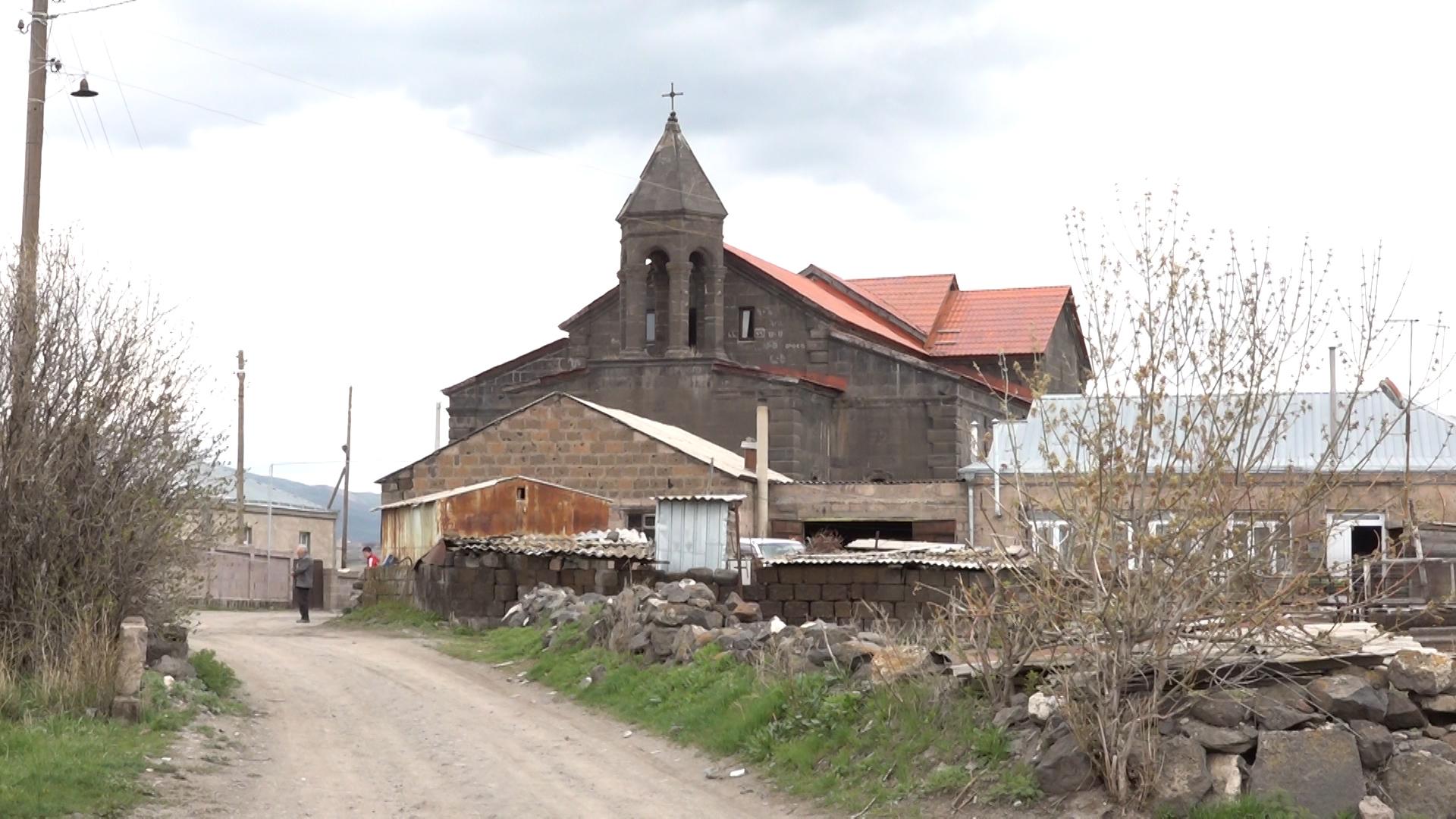 Արևիկ. հայ կաթոլիկ գյուղի մարդիկ, կյանքը, պատմությունը
