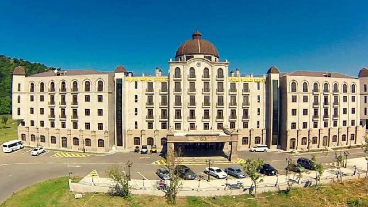Պետությունն օտարում է Ծաղկաձորի «Գոլդեն փելիսը»