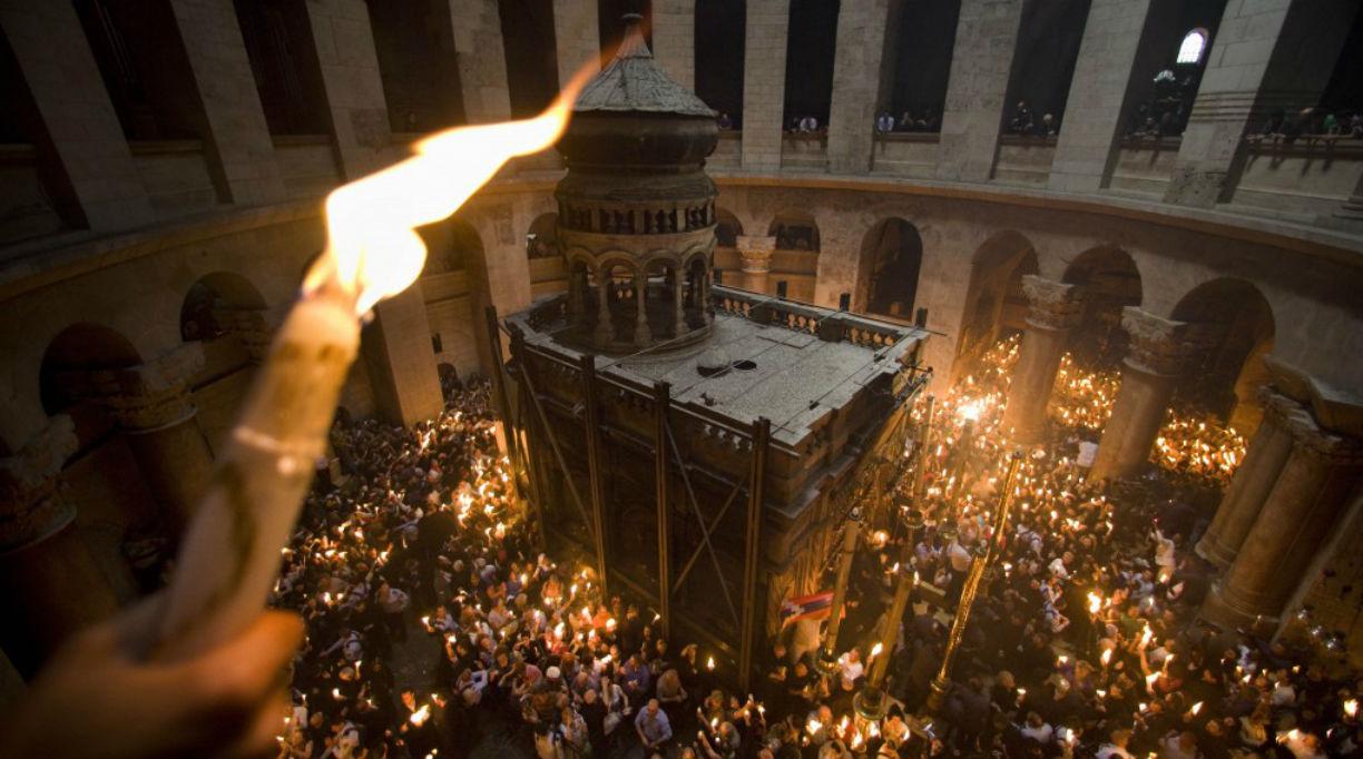 Սուրբ կրակը երկնքից չէ, այն վառվում է կանթեղից․ Երուսաղեմի հայ հոգևորականի բացահայտումը