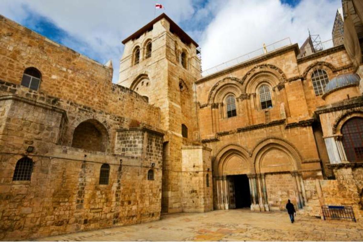 Երուսաղեմում եկեղեցական ծեսեր չեն անցկացվում, առողջապահական համակարգը գերծանրաբեռնված է. Կորյուն վարդապետ Բաղդասարյան