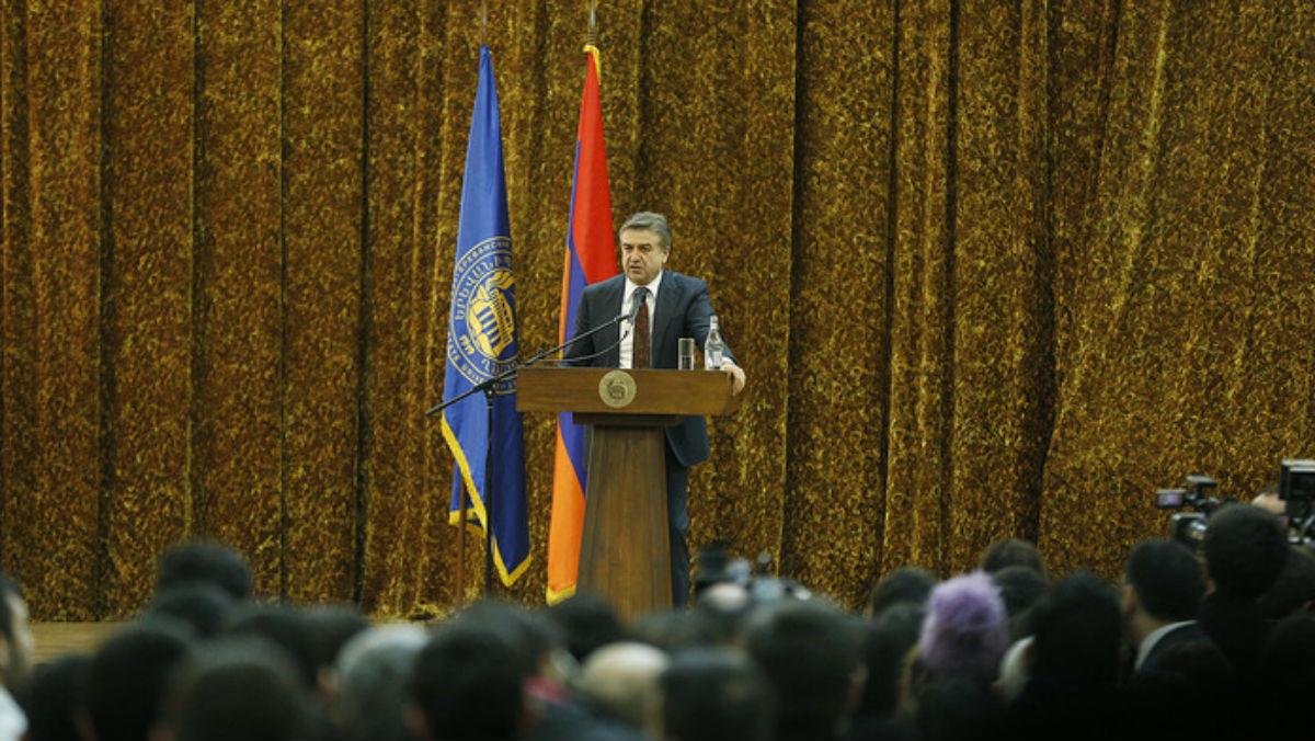 Վարչապետը՝ ուսանողների «ճնշման տակ»