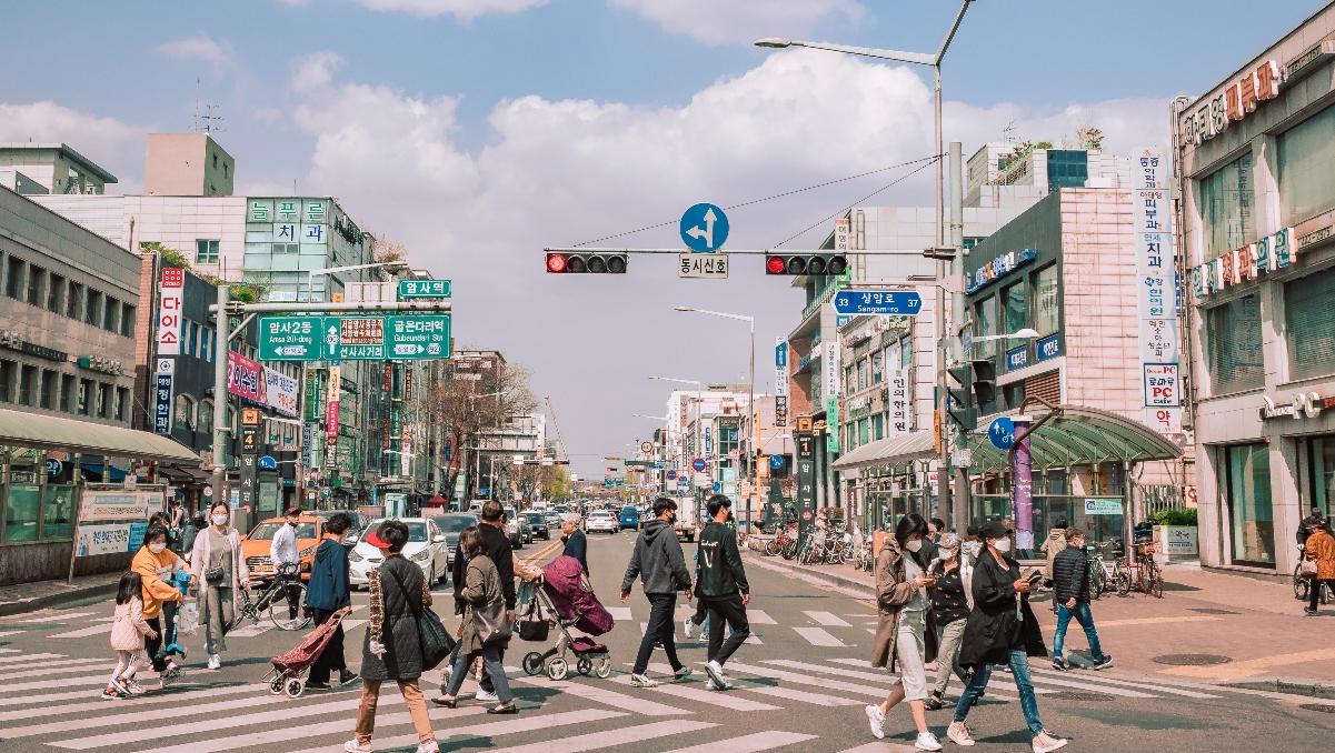 No lockdowns and a flattened curve. How did South Korea do it, and what can we learn?