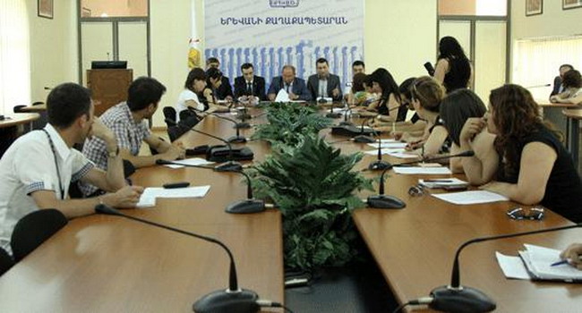 Այսօրվանից Երևանում գործում է վճարովի կայանատեղիների կազմակերպման նոր ընթացակարգ