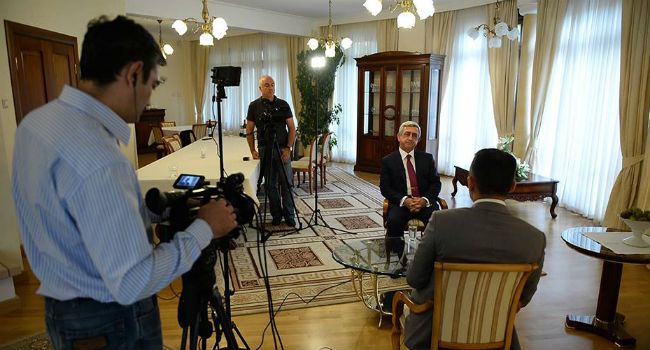 Sargsyan Reminds Aliyev about Armenia’s Ballistic Capabilities