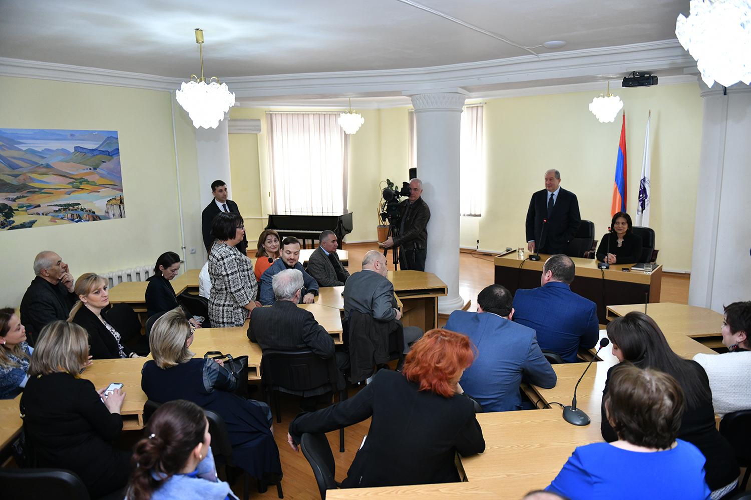 Կյանքի բազմաթիվ օրինակներ ունեմ, որ կանայք շատ ավելի կազմակերպված, տաղանդավոր և արդյունավետ են աշխատել. նախագահ