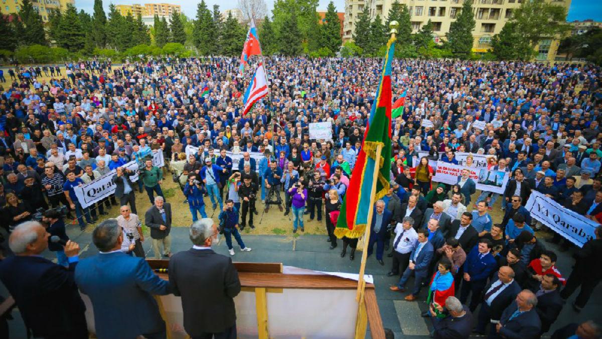 Ադրբեջանում պահանջում են վերականգնել երկրի տարածքային ամբողջականությունը