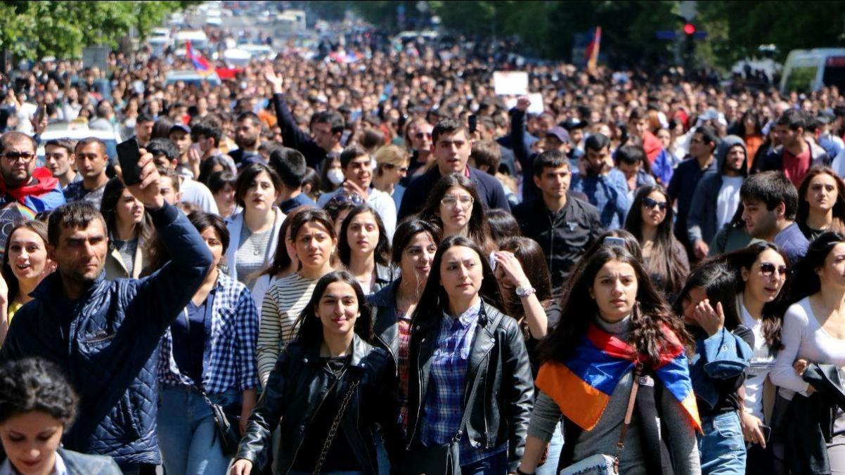 Թավշյա հեղափոխությունը արմատականացրել է հայ հասարակությունը ԼՂ հակամարտության հարցում․ Turan-ի խմբագիր