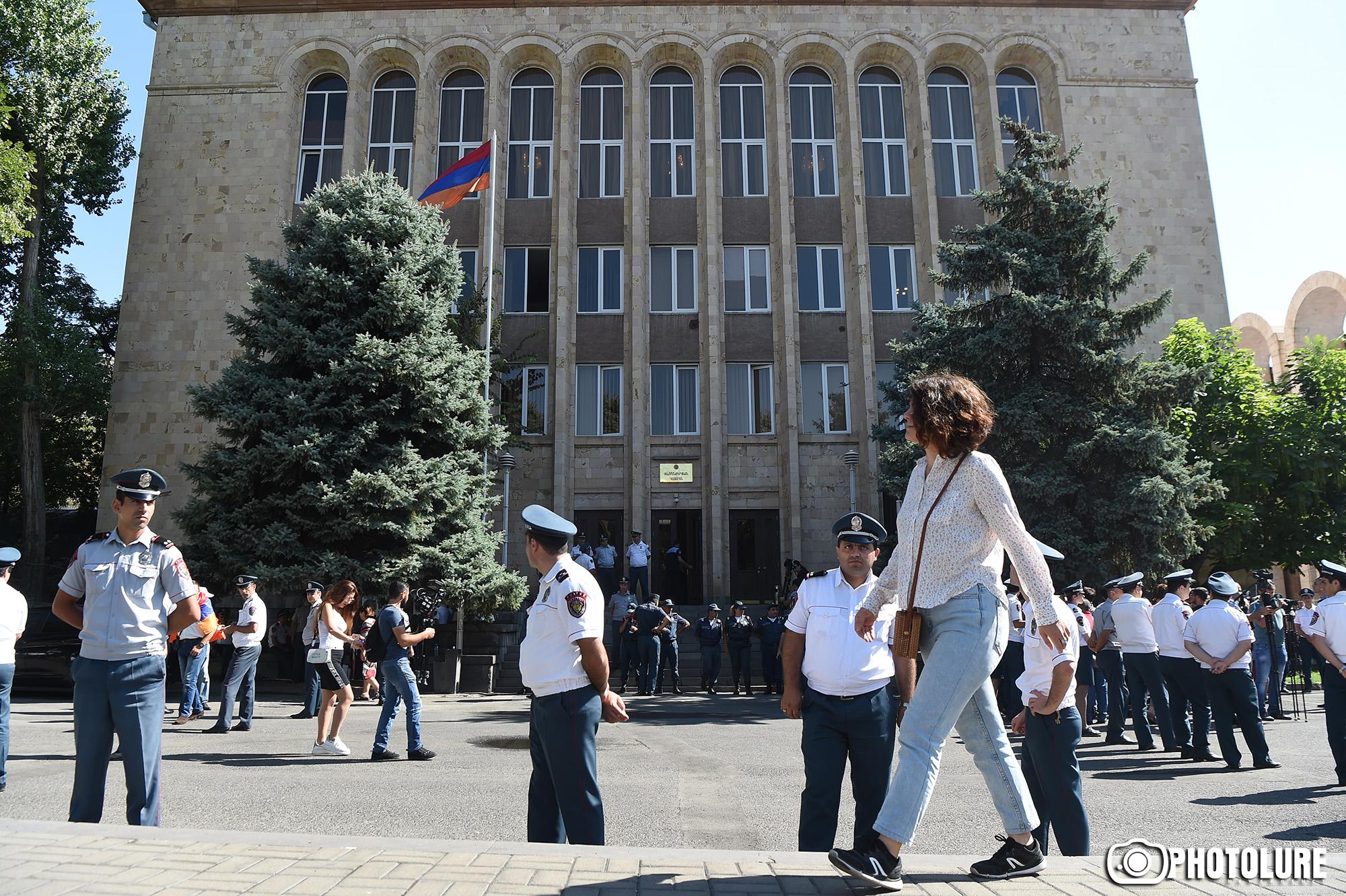 ՍԴ-ն քննում է Ռոբերտ Քոչարյանի դիմումը