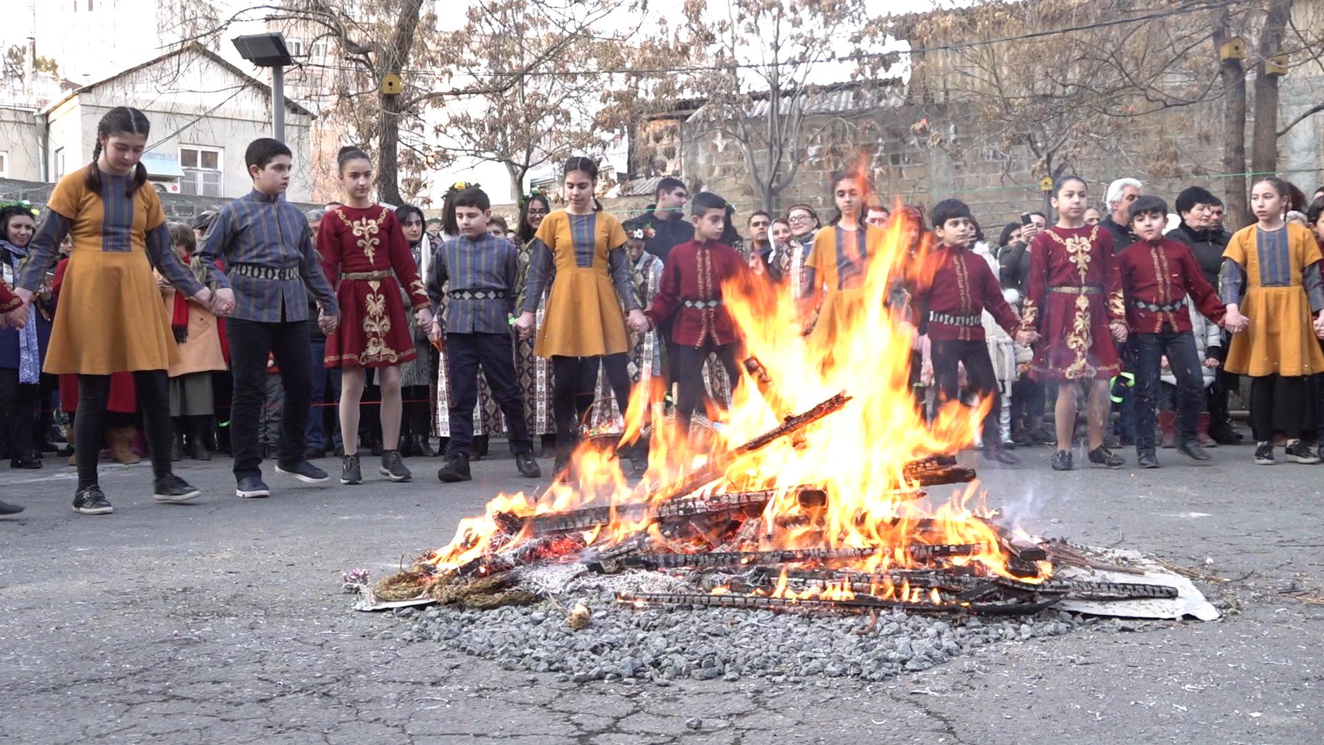 Праздник трндез в армении