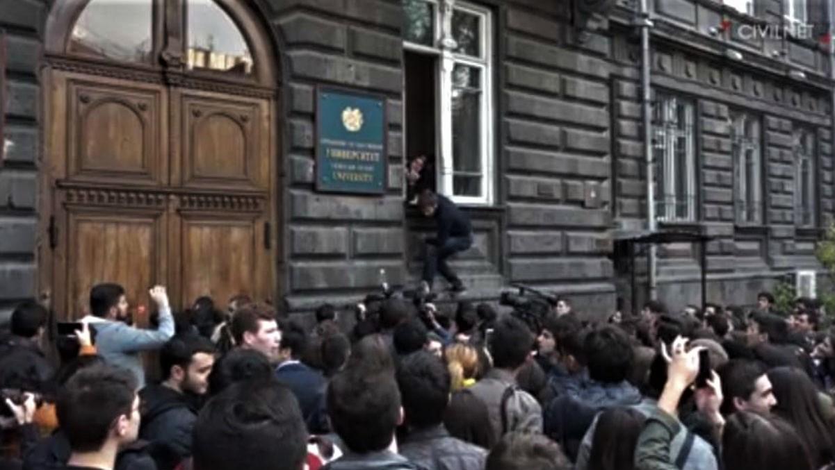 Armenian Students Protest Against Banning Deferments from Military Service