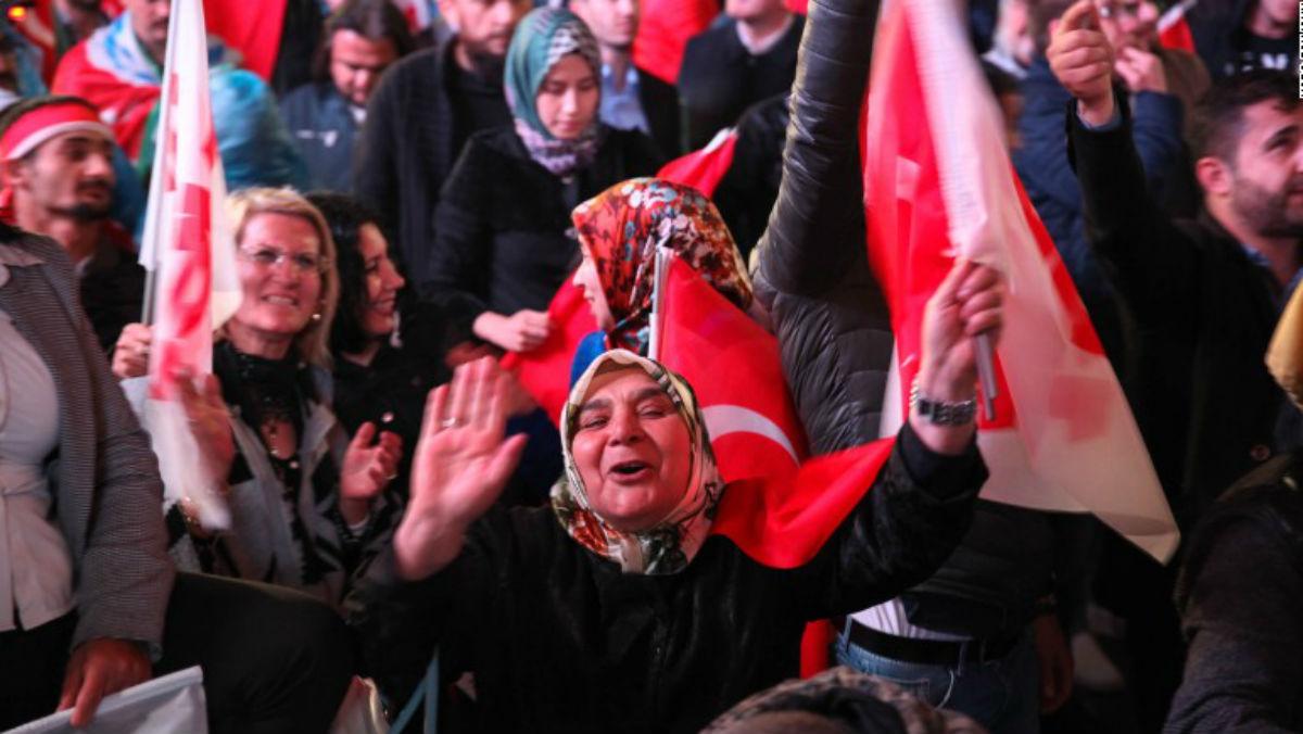 Թուրքիայի ընդդիմությունը պահանջում է չեղարկել հանրաքվեի արդյունքները
