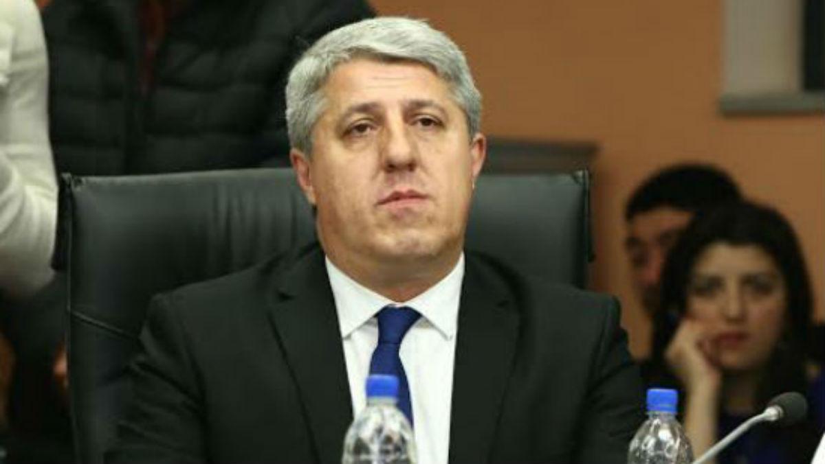 Нужно навсегда пресечь политику приравнивания Армении и Азербайджана, считает ирановед Вардан Восканян