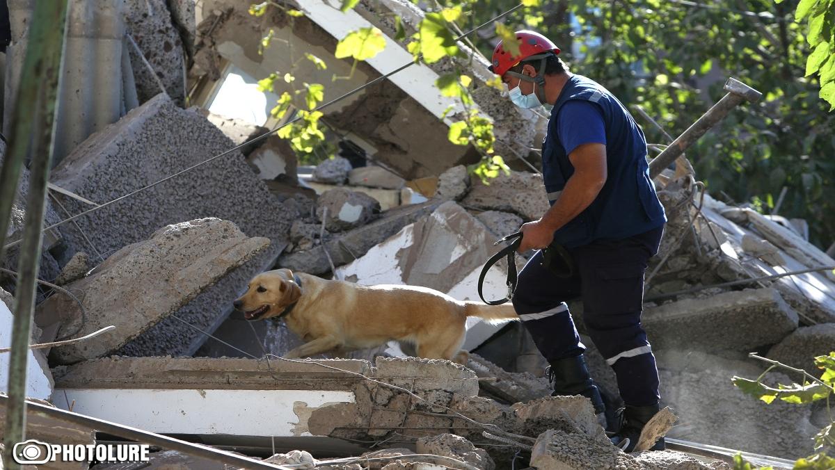 Զեյթունում շենքի փլատակների տակից դուրս է բերվել քաղաքացու դի