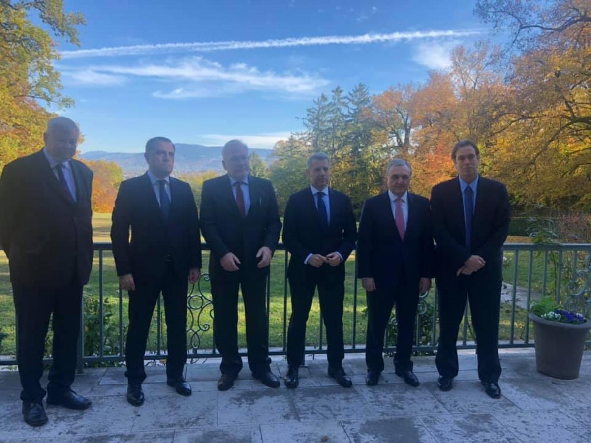 Rencontre des ministres des affaires étrangères d'Arménie et d'Azerbaïdjan à Genève.