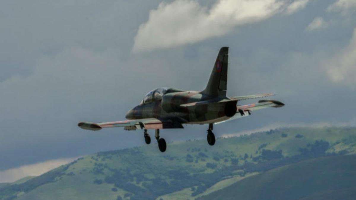 Ադրբեջանական օդուժը սահմանի երկայնքով կիրառում է Սու-25 գրոհիչ ինքնաթիռներ․ ՊՆ խոսնակ