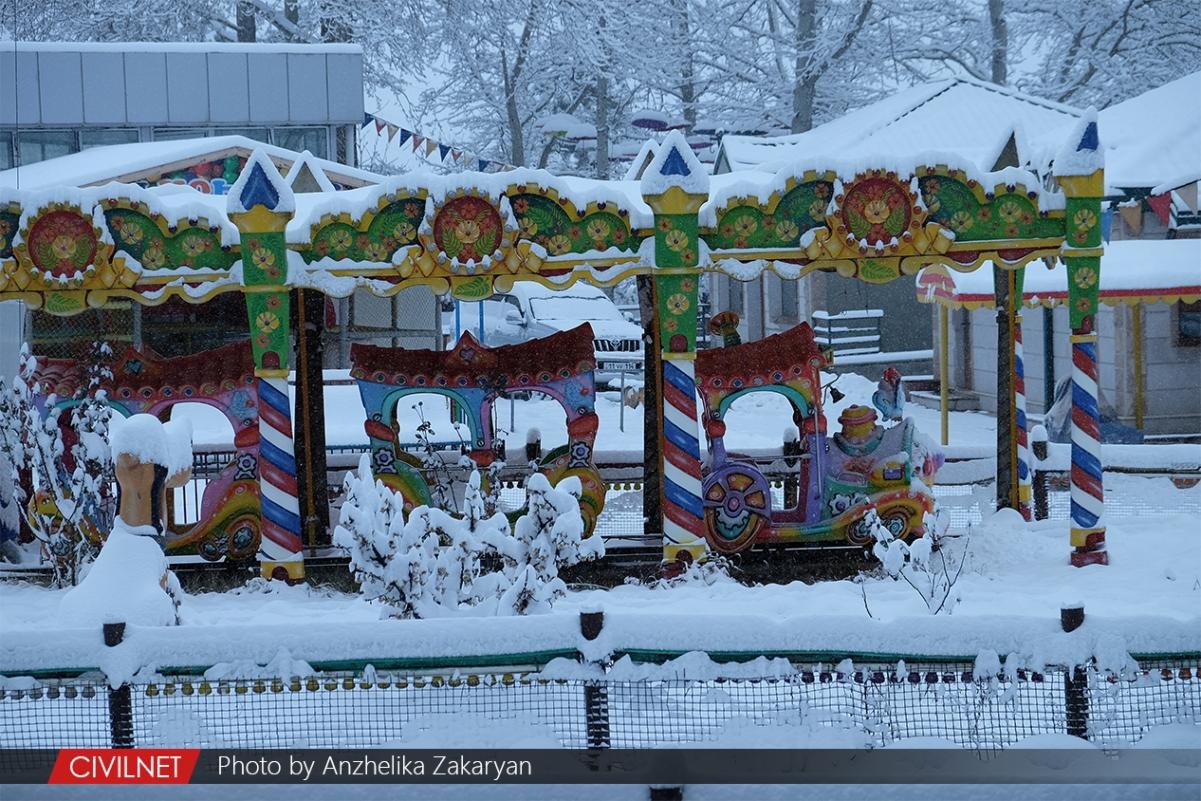 Ճերմակ Ստեփանակերտը. ֆոտոշարք | Winter Snow Blankets Stepanakert in Pictures