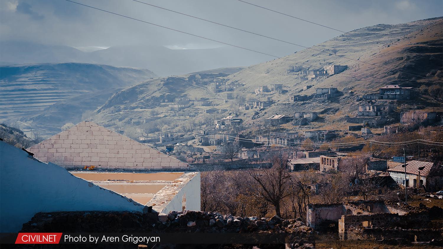 Azerbaijani troops enter Lachin region