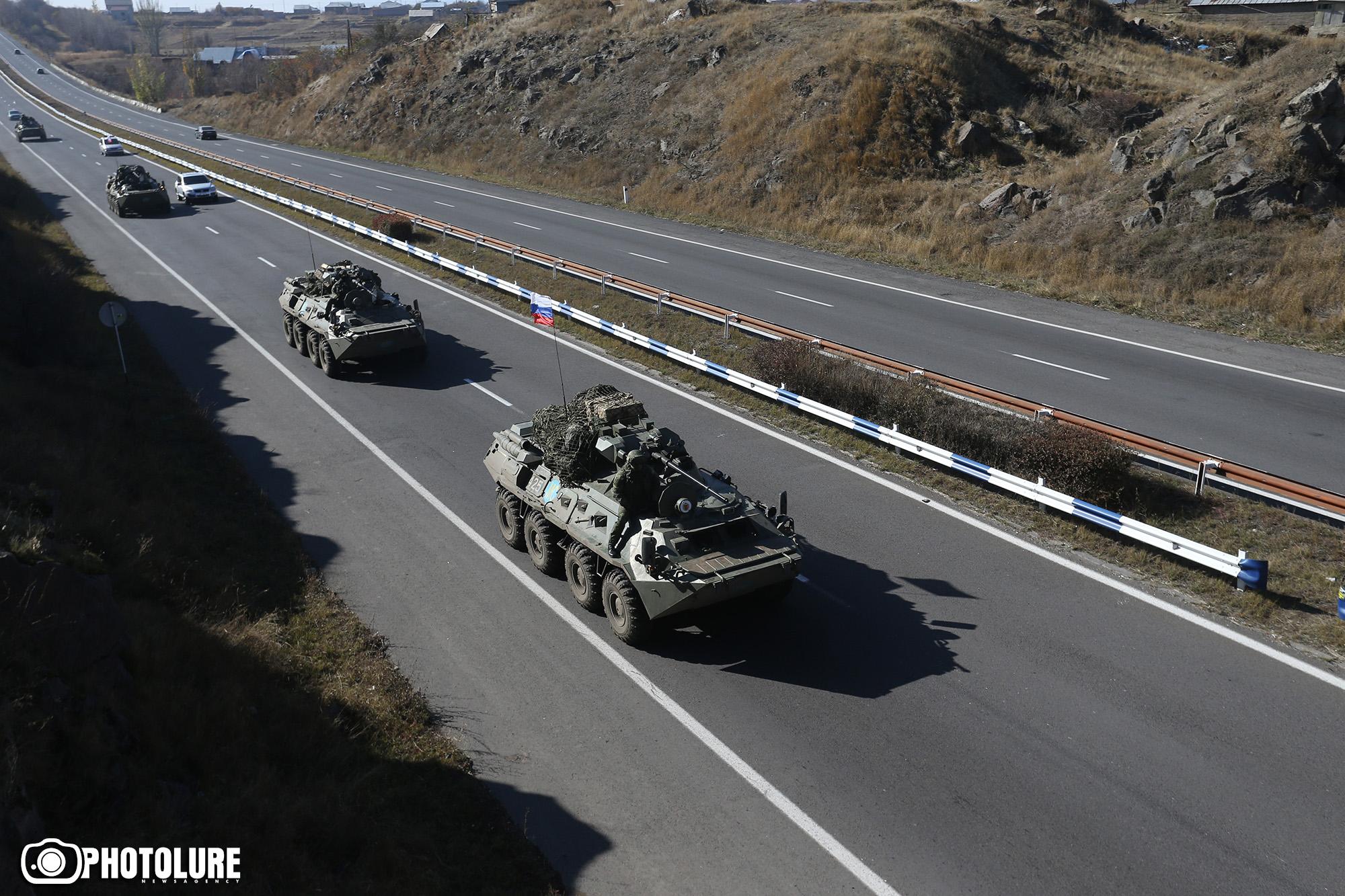Guerre du Haut-Karabakh: les troupes de maintien de la paix russes sont à Stepanakert