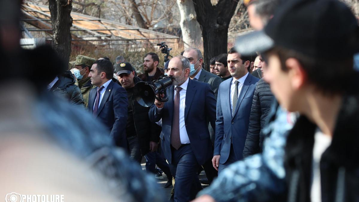 Nikol Pashinyan Calls on His Supporters to Gather at Republic Square