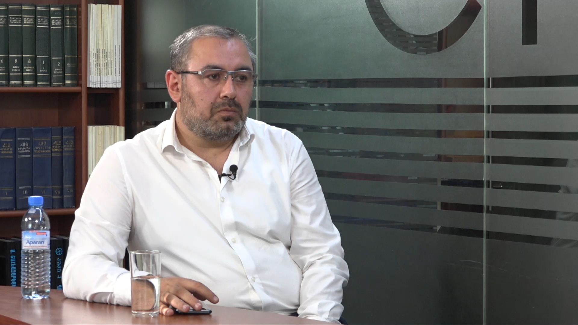 Օլիգարխիան Հայաստանում նորից ձգտում է իշխանության. զրույց Սուրեն Սահակյանի հետ