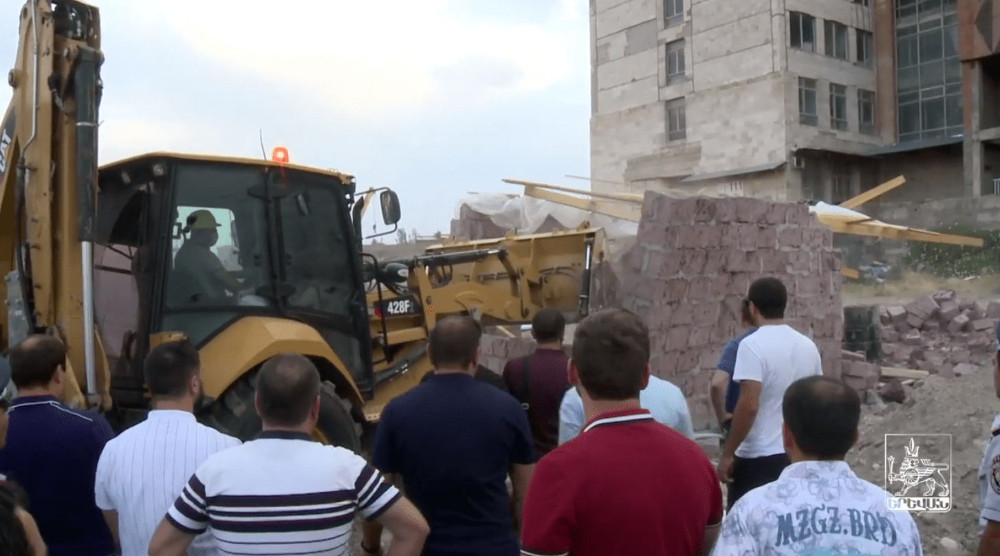 Ապօրինի շինություններ են ապամոնտաժվել Դավթաշենում