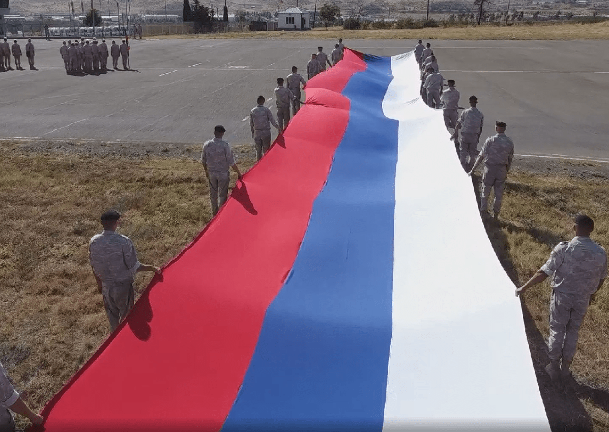 Լեռնային Ղարաբաղում առաջին անգամ ցուցադրվել է ռուսական 50 մետրանոց դրոշը. ՌԴ ՊՆ