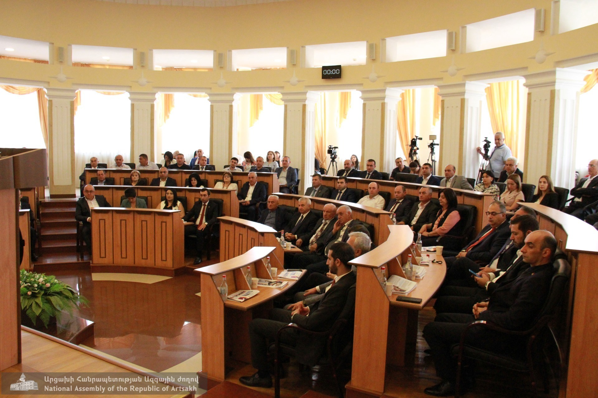 Արցախի ԱԺ հատուկ նիստին մասնակցել է Հայաստանի խորհրդարանի պատվիրակությունը