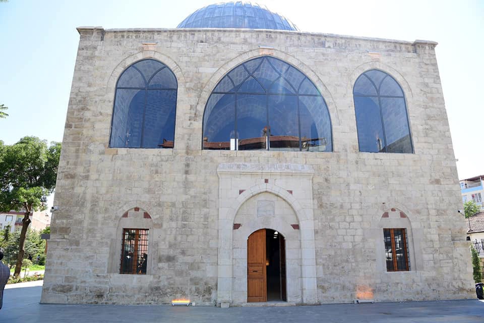Իր դռները բացած է Մա­­լաթիոյ Սուրբ Եր­­րորդու­­թիւն եկե­­ղեցին