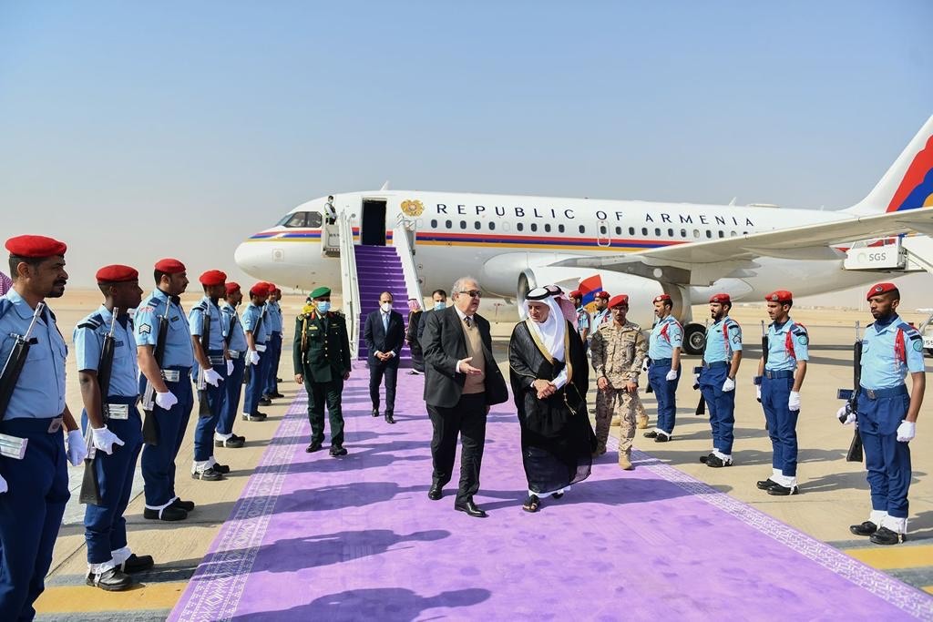 Հայաստանի նախագահը պատմական այց է կատարել Սաուդյան Արաբիա (լուսանկարներ)