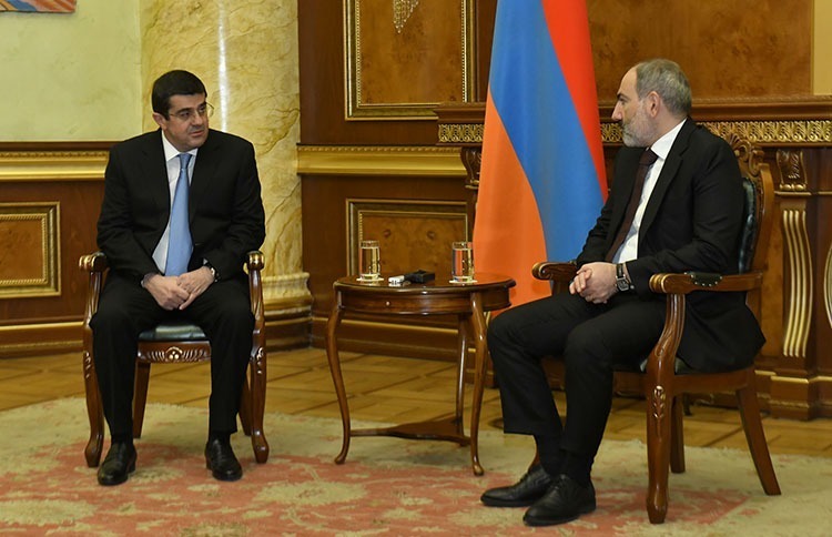 Pashinyan meets Karabakh president to discuss situation in region
