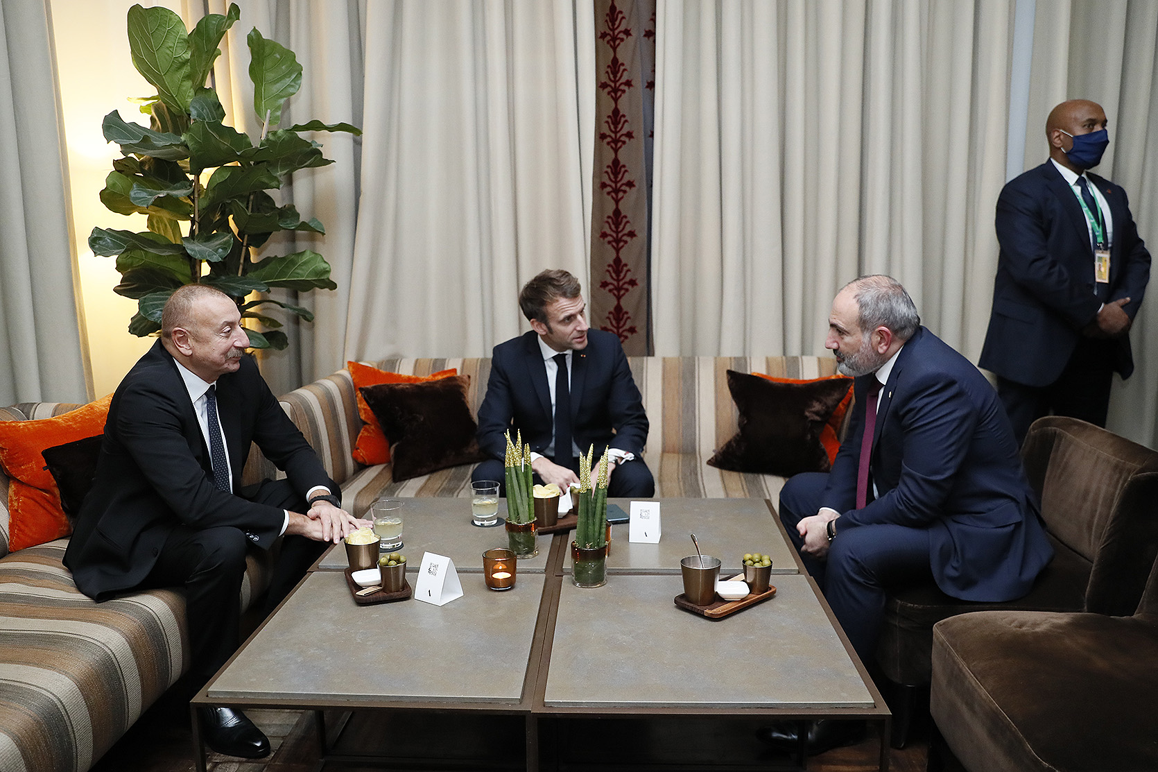 Ֆրանսիայի նախագահի նախաձեռնությամբ Փաշինյանը և Ալիևը Բրյուսելում կրկին հանդիպել են