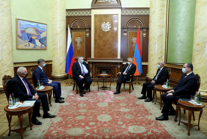 Հայաստանի և Ռուսաստանի փոխվարչապետները քննարկել են տարածաշրջանային կոմունիկացիաների հարցը