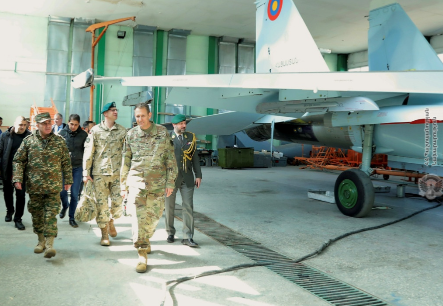 ԵՄ-ի և ՆԱՏՕ-ի ռազմական կցորդները ՊՆ ավիաբազայում համոզվել են, որ 4 ՍՈւ-30ՍՄ ինքնաթիռները տեղում են