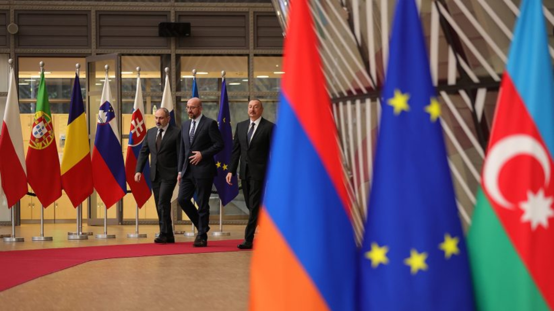 Armenia, Azerbaijan agree to begin work on peace treaty and border delimitation in Brussels