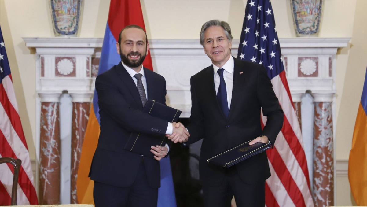 Armenia, US relaunch strategic dialogue, sign civil nuclear cooperation agreement