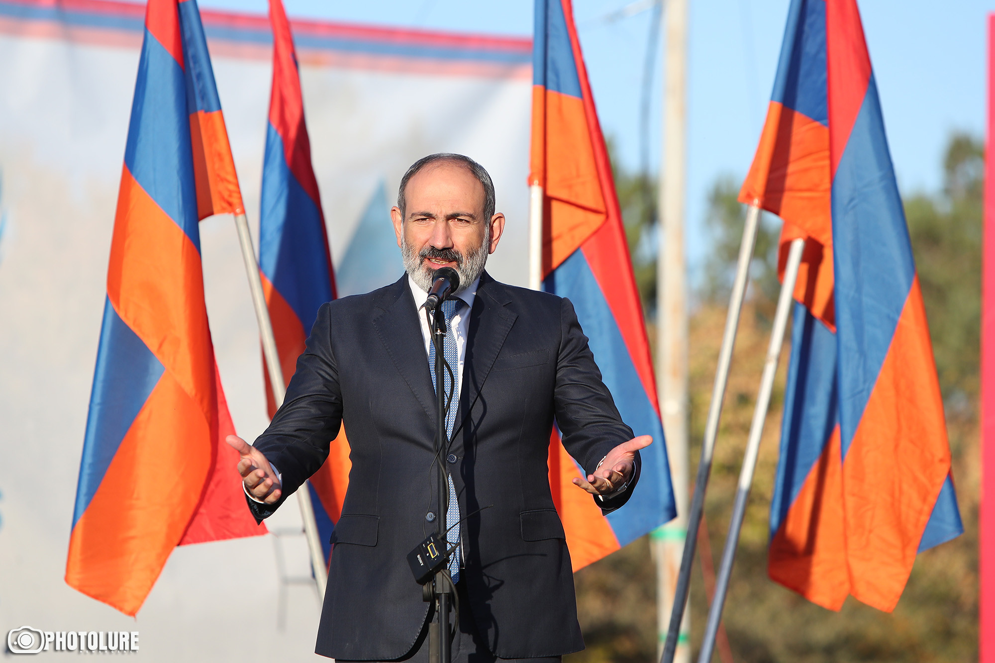 Pashinyan calls for further democratization in Armenia, peace in region