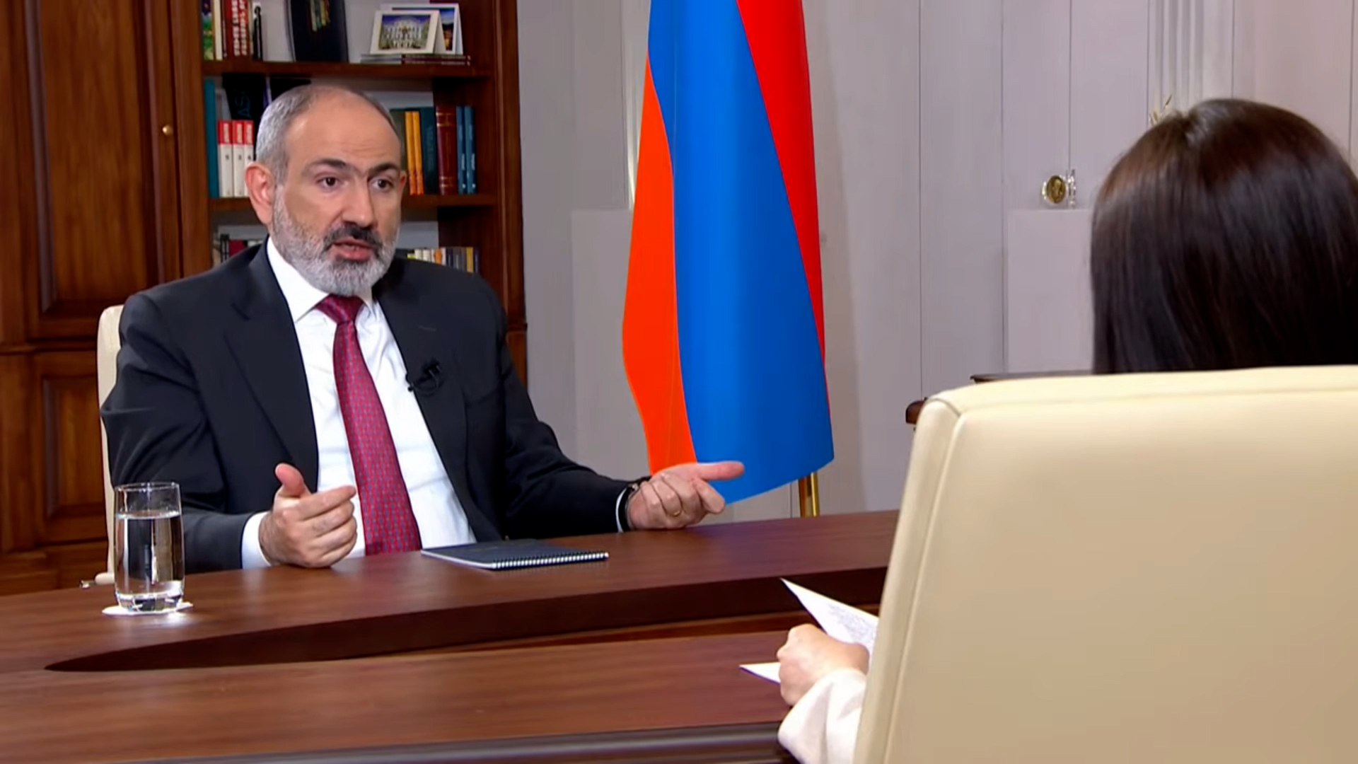 Փաշինյանը՝ թիմակիցների բարեկեցության, կոռուպցիոն գործերի, եղբոր տնօրեն լինելու մասին