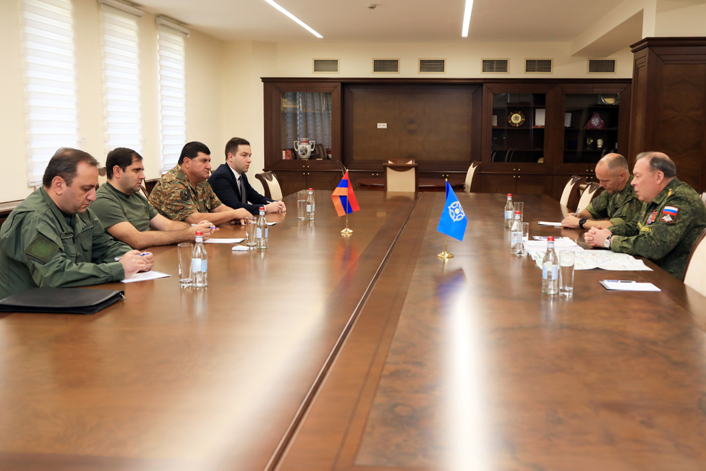Պապիկյանը հանդիպել է ՀԱՊԿ Միացյալ շտաբի պետի հետ