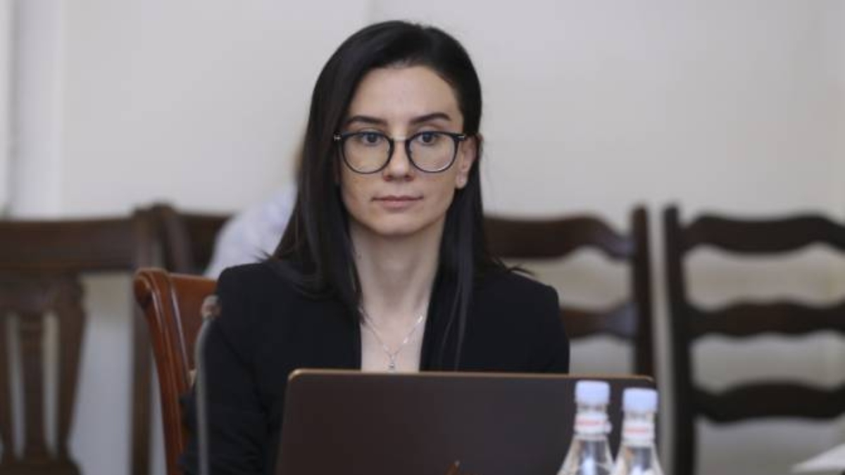 Vardapetyan sworn in as Armenia’s first woman prosecutor general