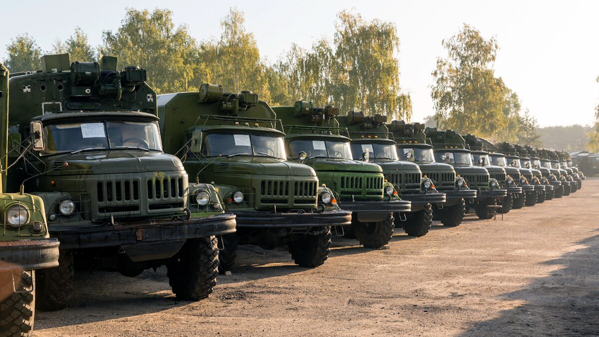 Продажа техники россия. ЗИЛ 131 списанный. ЗИЛ 131 учебный. Военная техника. Военные машины.