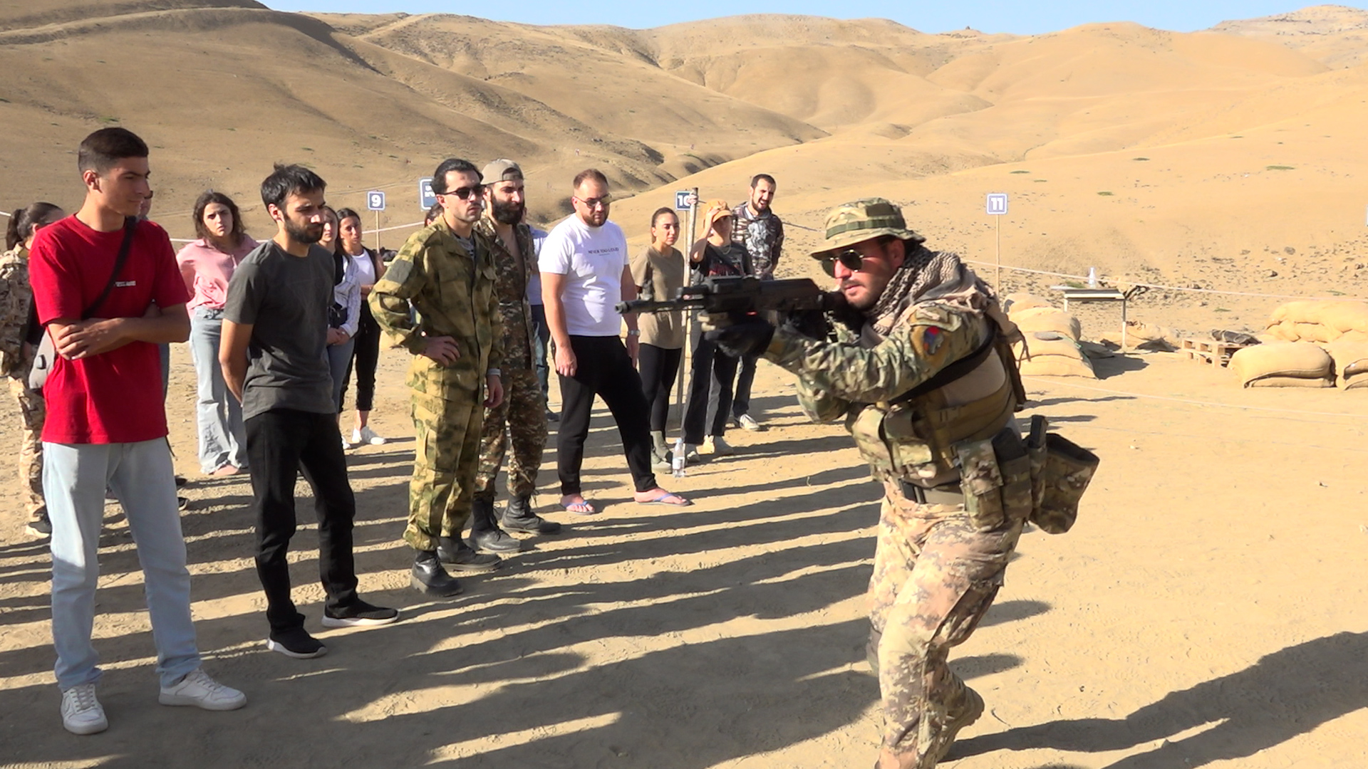 Armenian volunteers learn how to fight, free of charge